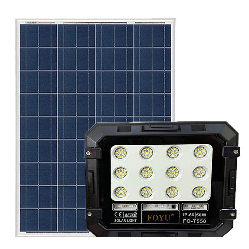 Faro led con pannello solare 50w 100w 200w 300w e 400w provvisti di  pannello solare